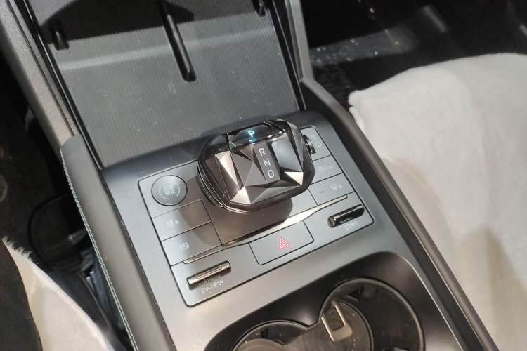 Used BYD Qin L 2024 DM-i 80KM Leading Model
