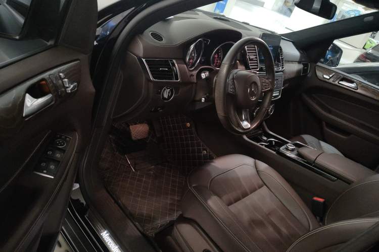 Used Mercedes-Benz GLE 2018 GLE 320 4MATIC Dynamic Edition Collector's Edition
