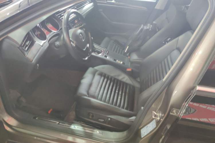 Used Volkswagen Magotan 2019 330TSI DSG Luxury Version China VI Standard