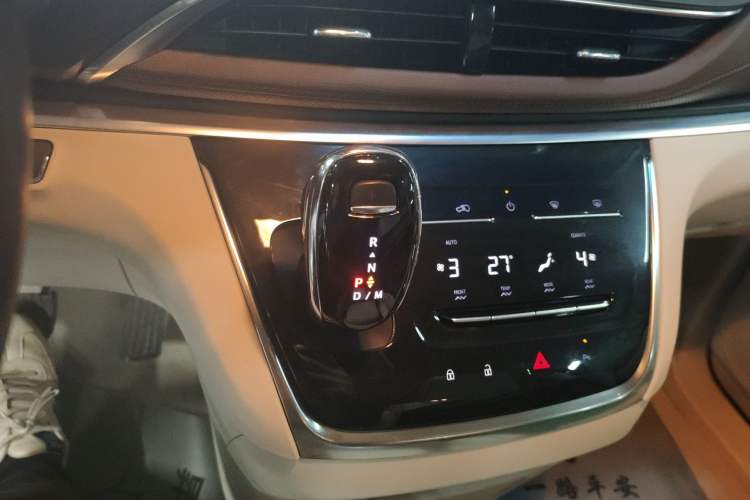 Used Buick GL8 2022 Land Business Class 652T Luxury Model
