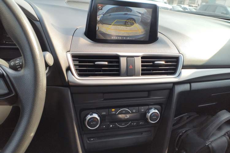 Used Mazda Mazda 3 Axela 2019 Cloud-Controlled Sedan 1.5L Automatic Luxury Model China VI Standard
