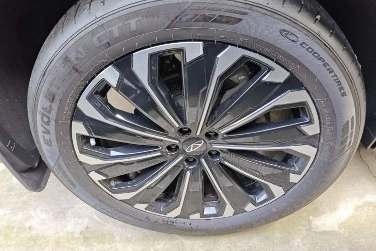 Used Chery Tiggo 9 2023 2.0T Automatic Two-Wheel Drive Luxury Version 7 Seats
