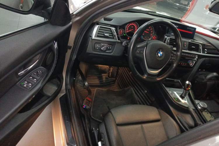 Used BMW 3 Series 2019 320Li Fashion Model
