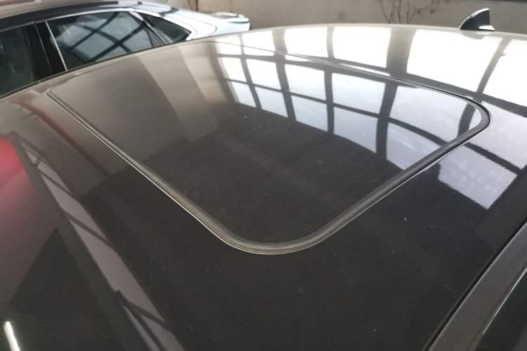 Used Hongqi H5 2022 Classic Model Facelift 1.8T Automatic Smart Connect Flagship Edition
