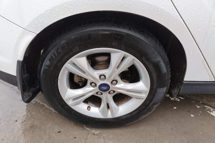 Used Ford Focus 2012 Hatchback 1.6L Automatic Fashion Edition
