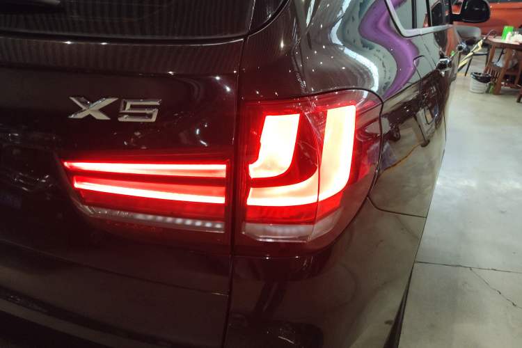 Used BMW X5 2015 xDrive28i
