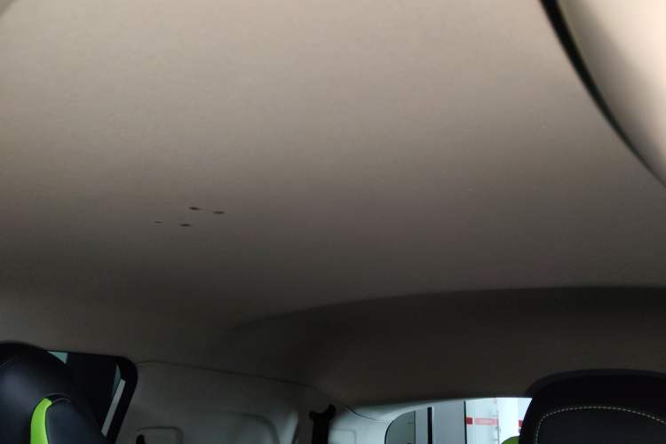 Used Roewe Clever 2021 302 km New Four-Seater Super-Efficient Version
