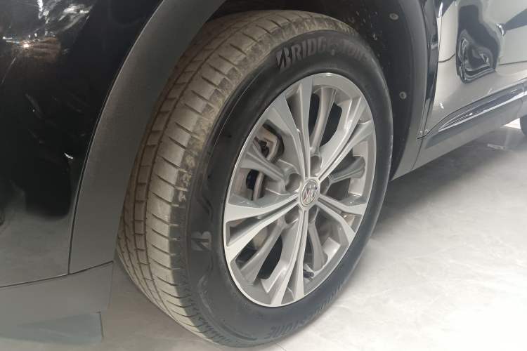 Used Buick Envision 2022 Encore Plus 652T Five-Seat Luxury Model
