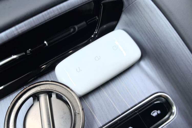 Used  E5 2024 440km Launch Edition
