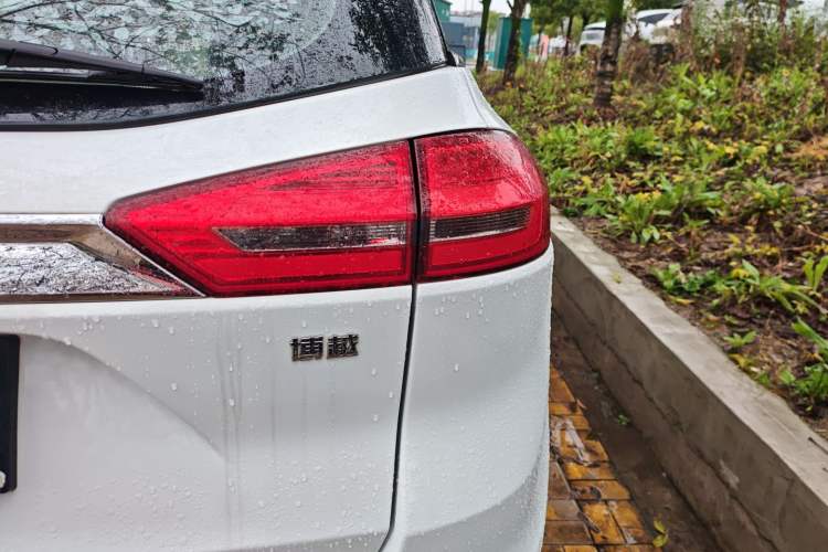 Used Geely Auto Emgrand X7 Sport 2016 1.8TD Automatic All-Wheel Drive Smart Version