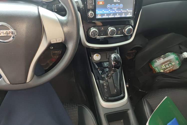 Used Nissan Tiida 2016 1.6L CVT Cool Dynamic Edition
