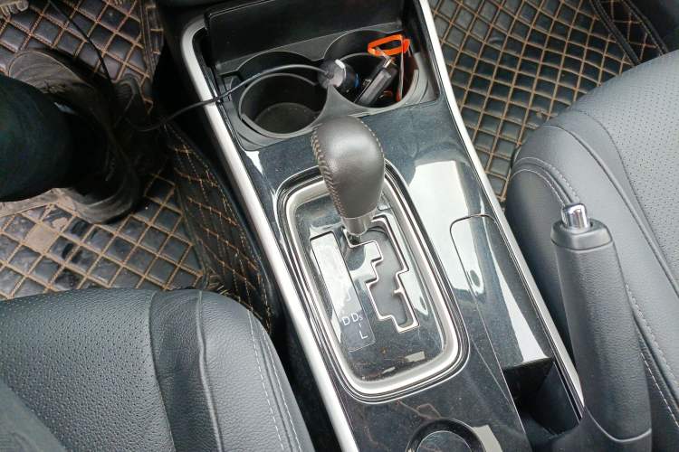 Used Mitsubishi Outlander 2018 2.0L Two-Wheel Drive Glory Edition 5 Seats
