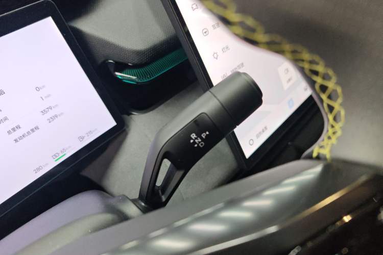 Used Lynk & Co 08 EM-P 2023 120km Long-Range Halo
