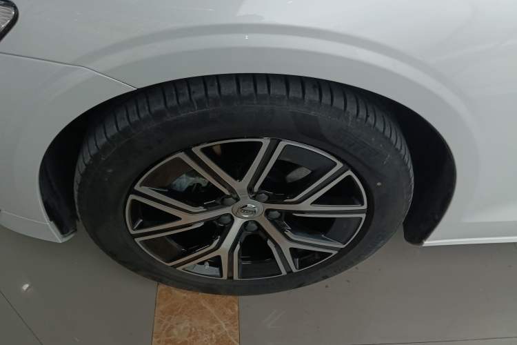 Used Volvo S60 2024 B4 Zhiyi Luxury Edition
