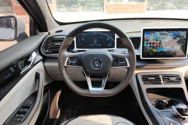 Used BYD Qin PLUS 2024 HONOR Edition DM-i 55KM Leading Model
