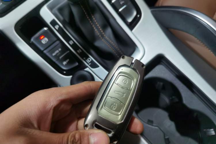 Used Geely Auto Emgrand X7 Sport 2016 1.8TD Automatic ZhiZun Version
