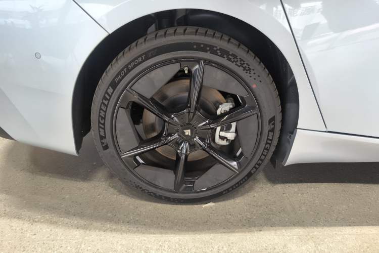 Used  GT 2024 Global Model 710 Ultra-High-Voltage LiDAR Edition
