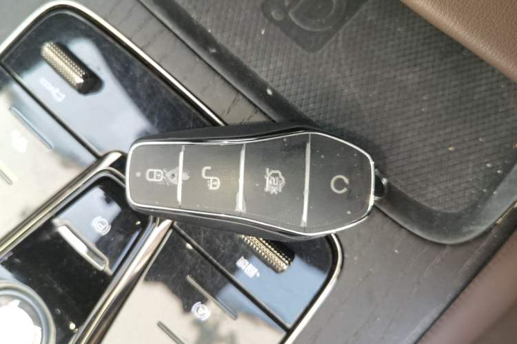 Used BYD Han 2022 EV Genesis Edition 715 km Front-Wheel-Drive Flagship Model
