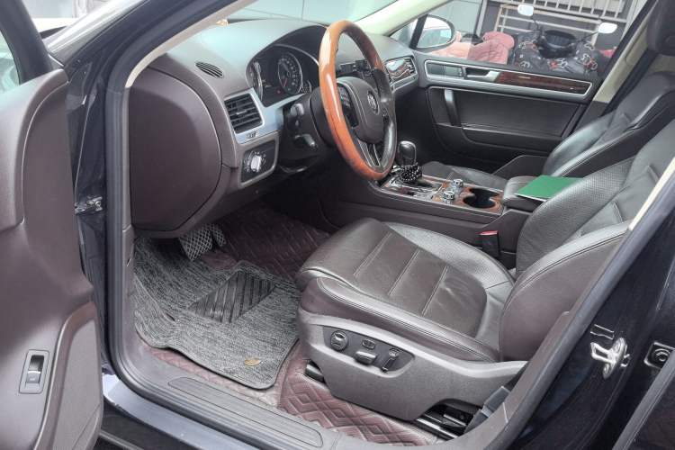 Used Volkswagen Touareg 2011 3.0 TSI Comfort Version