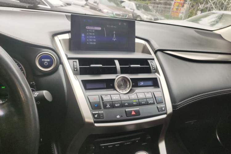 Used Lexus NX 2015 300h Front-Drive Fēngshàng Edition
