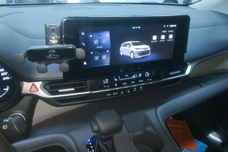 Used Toyota Sienna 2024 2.5L Hybrid Comfort Edition
