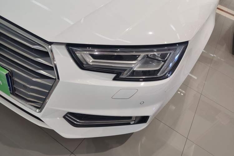 Used Audi A4L 2018 30th Anniversary Edition 40 TFSI Fashion Model
