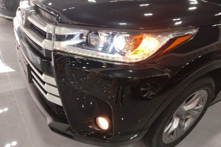 Used Toyota Highlander 2018 2.0T Four-Wheel Drive Luxury Version 7 Seats China VI Standard