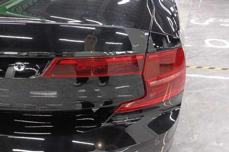 Used Volvo S90 2018 T4 Zhiyuan Edition
