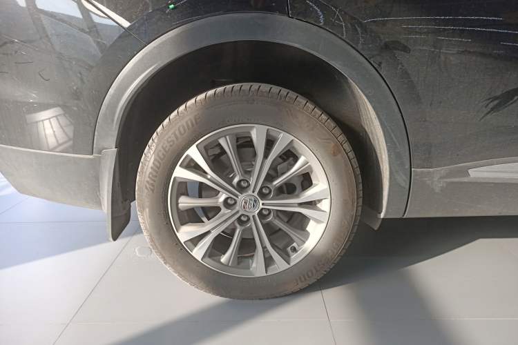 Used Buick Envision 2023 Encore Plus 652T Five-Seat All-Wheel-Drive Luxury Model
