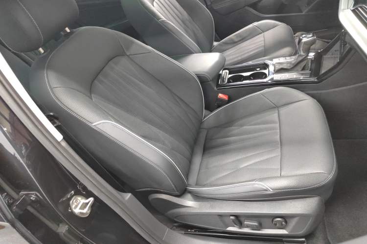 Used Volkswagen Passat 2022 330TSI Starry Luxury Edition