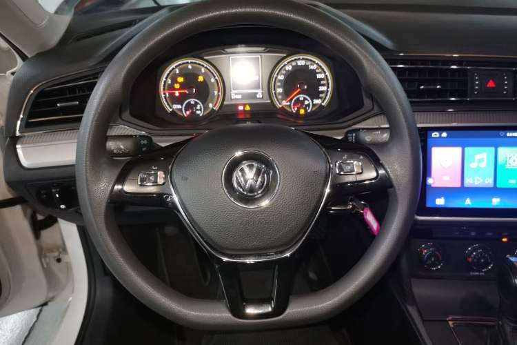 Used Volkswagen Lamando 2019 230TSI DSG Fashion Edition China VI
