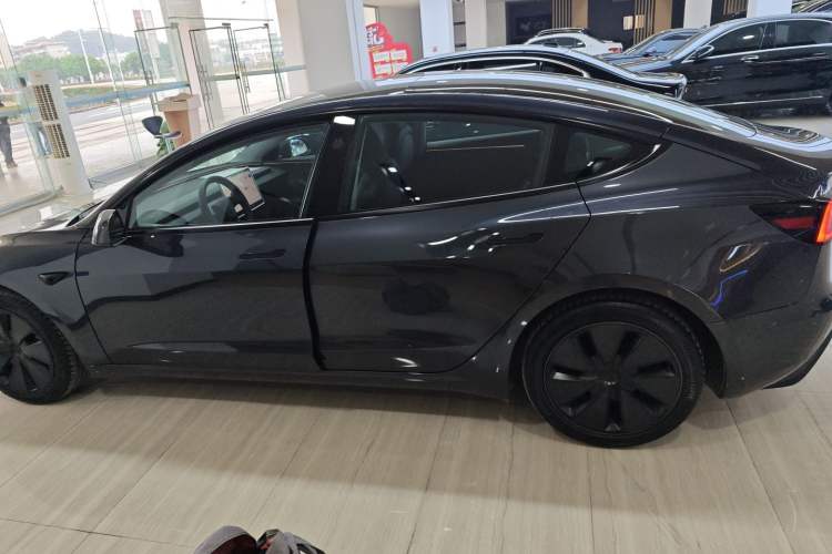 Used Tesla Model 3 2025 Rear-Wheel-Drive Version
