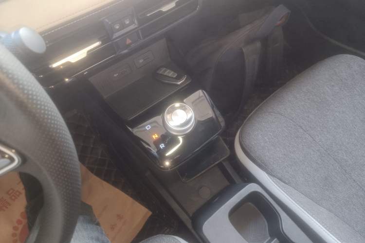 Used Geometry E Firefly 2024 301km Flowing Light
