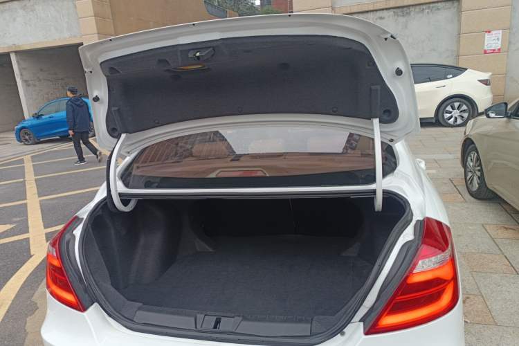 Used Geely Auto Emgrand 2017 Sedan Million Edition 1.5L CVT Luxury Model
