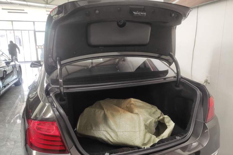 Used BMW 5 Series 2014 525Li Luxury Design Package