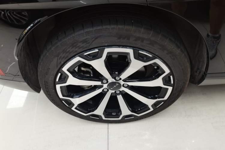 Used AION V 2024 Aion Tyrannosaurus 650 LiDAR Edition
