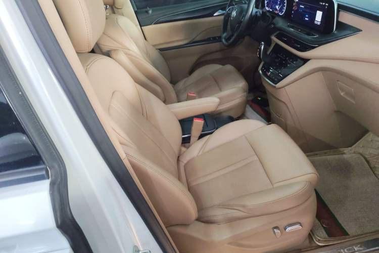 Used Buick GL8 2021 ES Land Cruiser 653T Flagship Model
