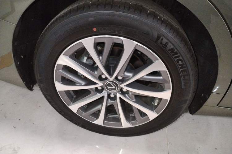 Used Lexus ES 2022 200 Excellence Edition
