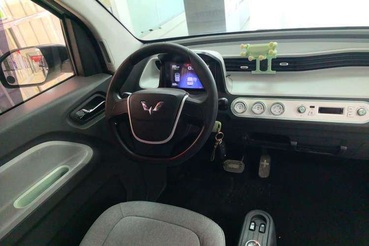 Used Wuling Hongguang MINIEV 2021 Macaron Premium Model – Lithium Iron Phosphate