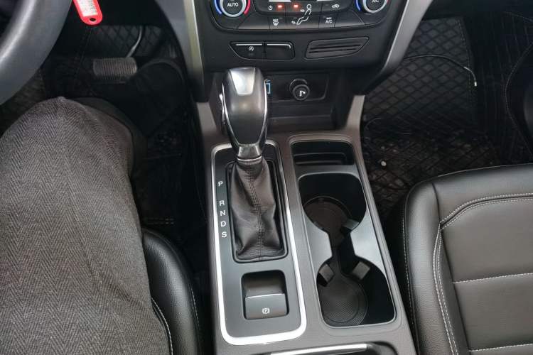 Used Ford Kuga 2018 EcoBoost 180 Two-Wheel-Drive Platinum Edition
