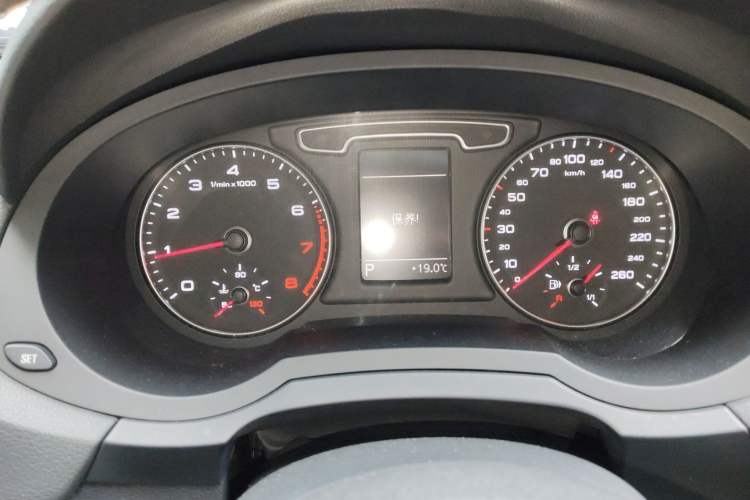 Used Audi Q3 2015 35 TFSI Comfort Model