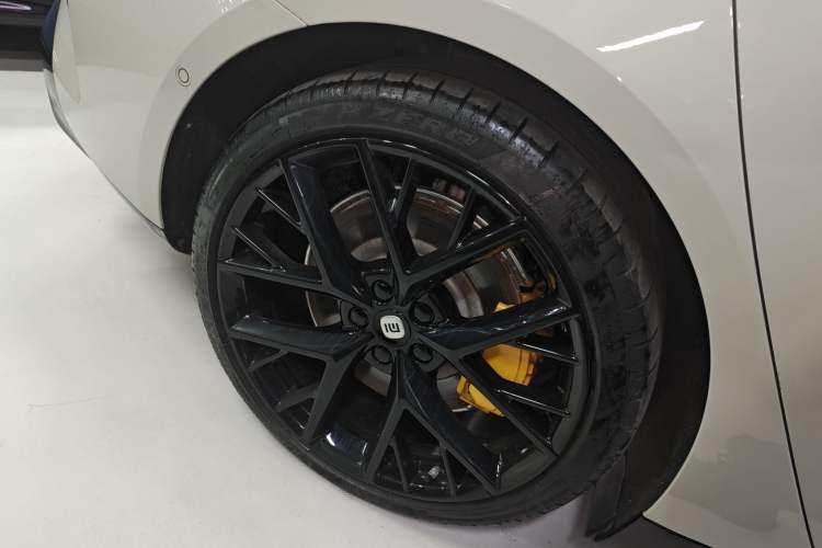 Used  SU7 2024 Four-Wheel Drive Ultra-Long Range Advanced Intelligent Driving Max Edition