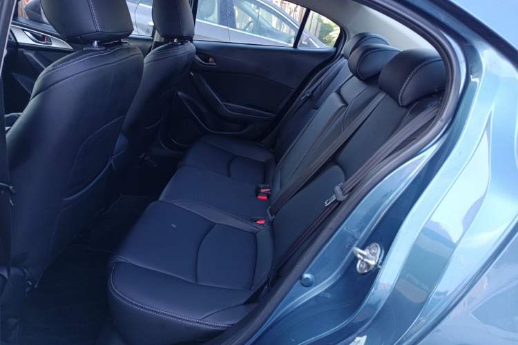 Used Mazda Mazda 3 Axela 2017 Sedan 1.5L Automatic Comfort Model Emission Standard China V
