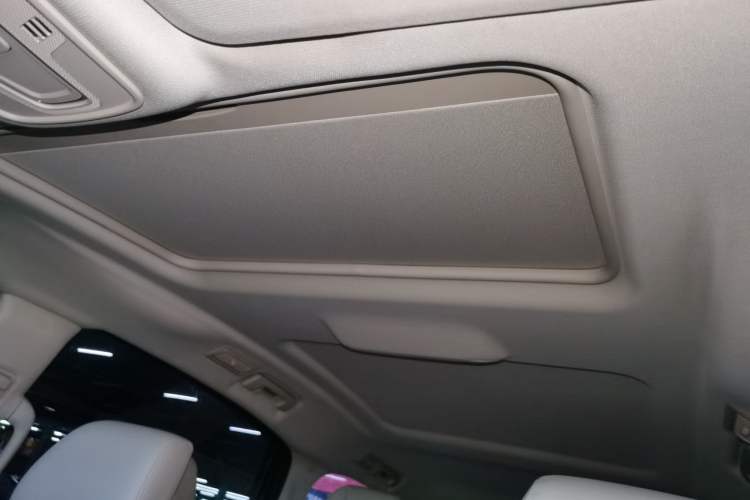 Used Buick GL8 2023 ES Lu Zun Deluxe Model
