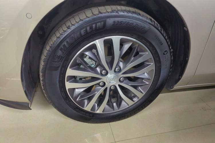 Used Buick GL8 2022 ES Landtrek 653T Luxury Edition
