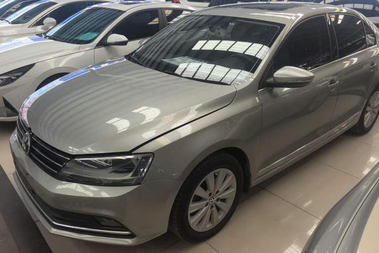 Used Volkswagen Sagitar 2015 230TSI Automatic Comfort Version