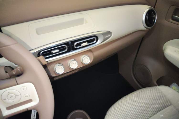 Used Wuling Hongguang MINIEV 2025 Four-Door Version Advanced Edition
