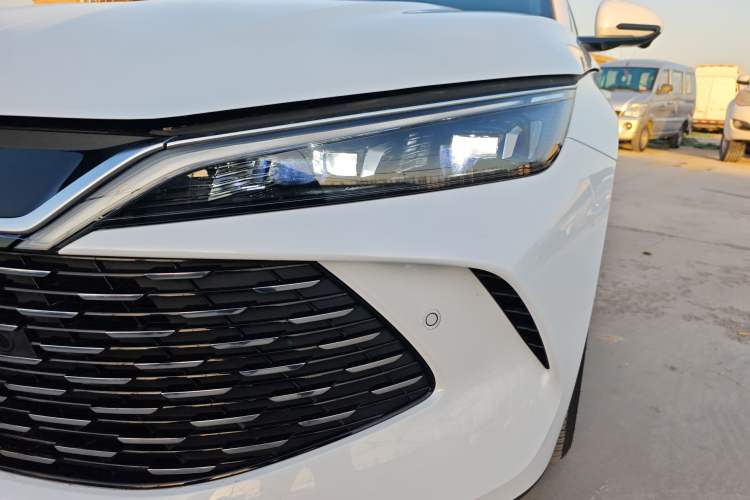 Used BYD Qin L 2025 DM-i Smart Drive 120KM Leading Model