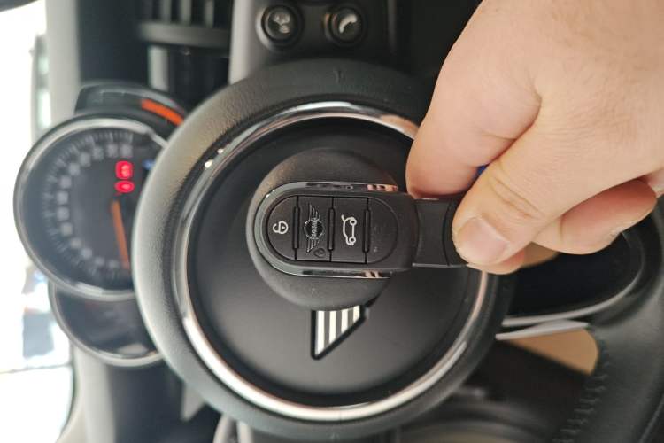 Used  MINI 2019 1.5T COOPER Classic Edition
