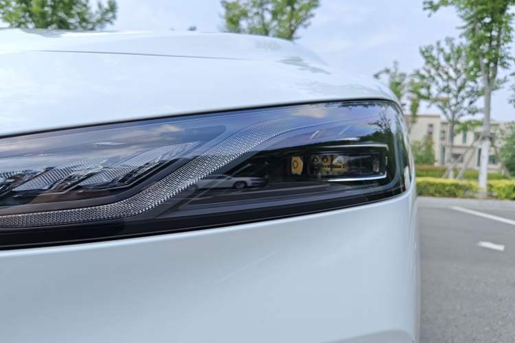 Used Roewe D7 2023 DMH 125km Superior Edition
